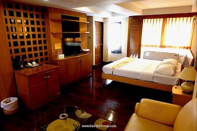 وین لانگ پلیس هتل