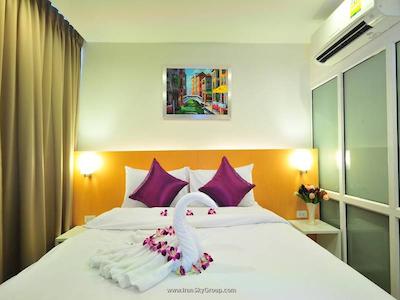 وین لانگ پلیس هتل