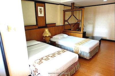 وین لانگ پلیس هتل