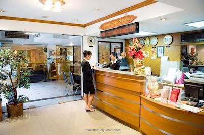 وین لانگ پلیس هتل