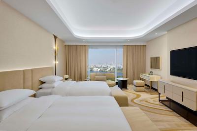 گرند حیات دبی