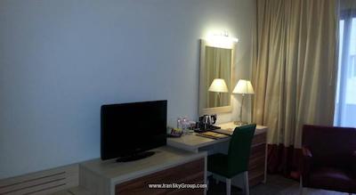 سافرون بوتیک هتل