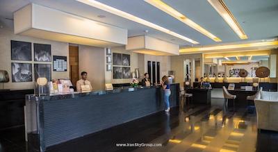 سافرون بوتیک هتل