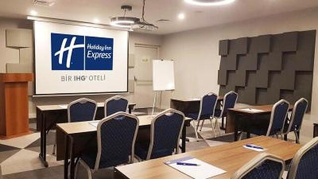 هالیدی این اکسپرس استانبول-اورا