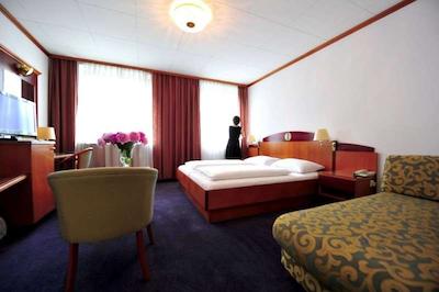 هتل پانسیون الا لنز