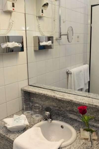 هتل پانسیون الا لنز