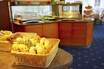 هتل پانسیون الا لنز