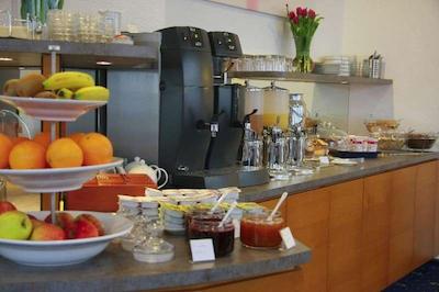 هتل پانسیون الا لنز