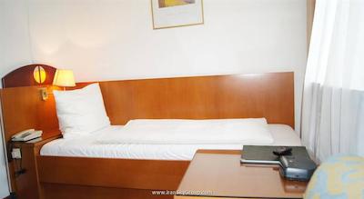 هتل پانسیون الا لنز