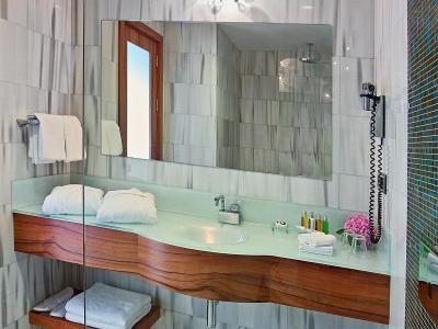 بیز جواهر هتل سلطان احمد