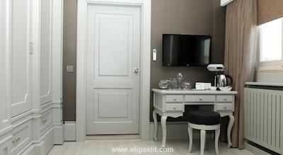 پورت هتل طوفان-آی امیر