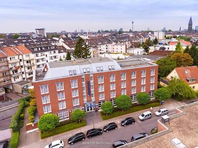 هک-هتل دوسلدورف سیتی