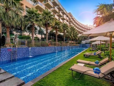 ریکسوس د پالم هتل اند سوئیت کالکشن هتل