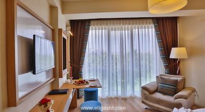 مانسول سوئیت گلدن هورن