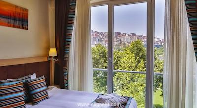 مانسول سوئیت گلدن هورن