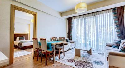 مانسول سوئیت گلدن هورن