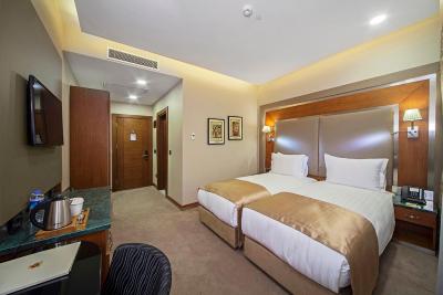 دوسو دوسی هتل اولد سیتی