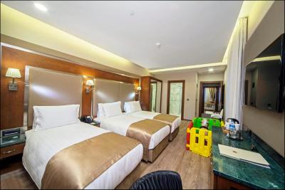 دوسو دوسی هتل اولد سیتی