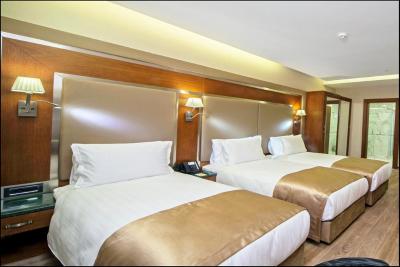 دوسو دوسی هتل اولد سیتی