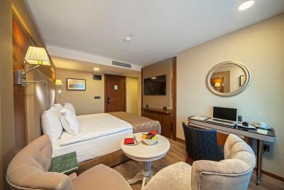 دوسو دوسی هتل اولد سیتی