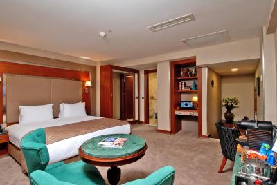 دوسو دوسی هتل اولد سیتی