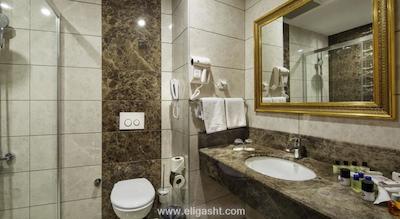 خفیرا دولوکس رسرت اند اسپا نو سینگل من