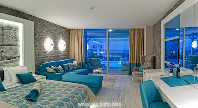 سوئنو هتل دلوکس بلک