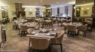 اینساید هتل شیشلی