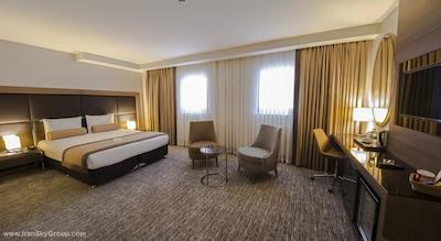 اینساید هتل شیشلی