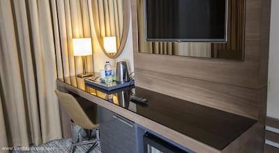 اینساید هتل شیشلی