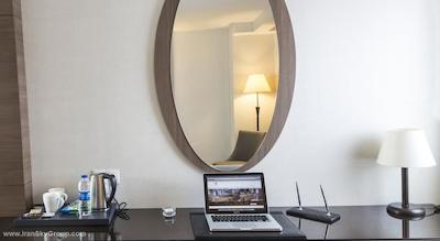 اینساید هتل شیشلی