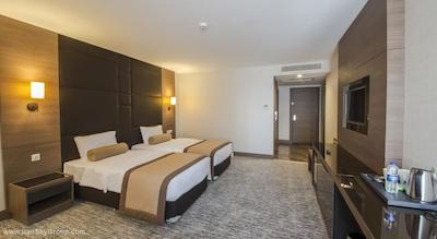 اینساید هتل شیشلی