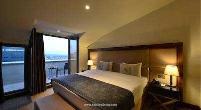 اینساید هتل شیشلی