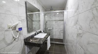 اینساید هتل شیشلی