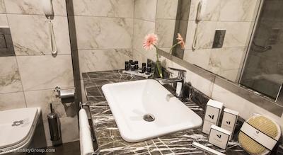 اینساید هتل شیشلی