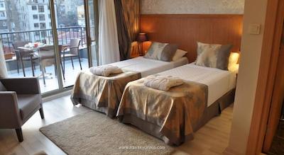 واو هتل گالاتاپورت