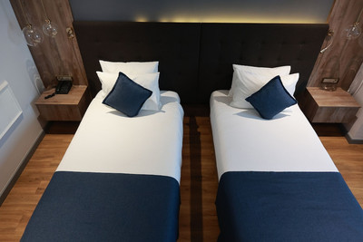 هتل ریویا اسکوئر