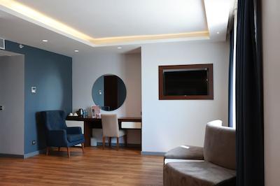 نوا پلازا کریستال