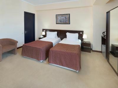 آنی سنترال این