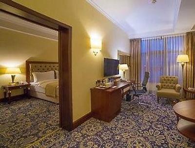 رمدا آلماتی