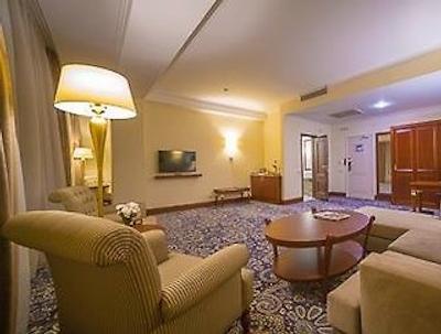 رمدا آلماتی