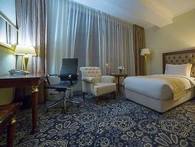 رمدا آلماتی