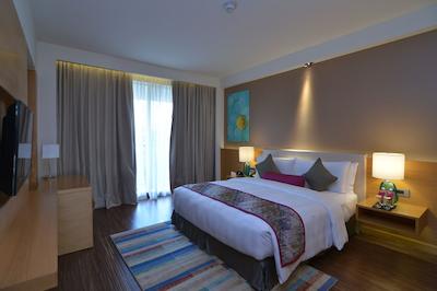 کرون پلازا جیپور تنک رود