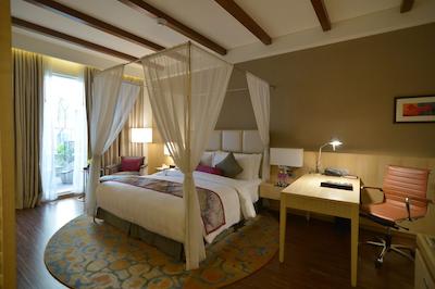 کرون پلازا جیپور تنک رود