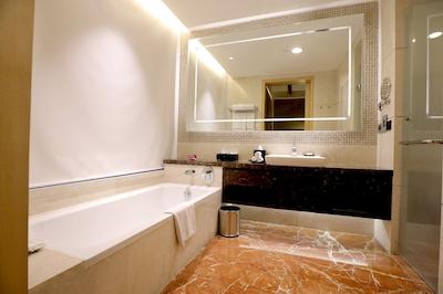 کرون پلازا جیپور تنک رود