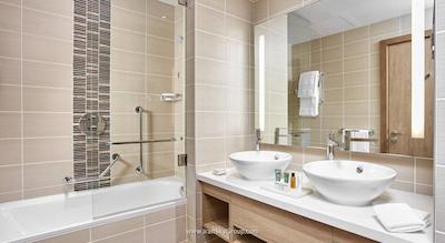 هیلتون گاردن این دبی مال اونیو