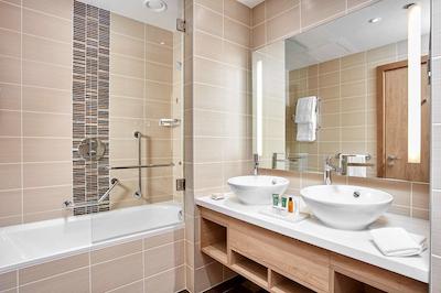 هیلتون گاردن این دبی مال اونیو