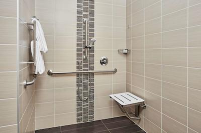 هیلتون گاردن این دبی مال اونیو