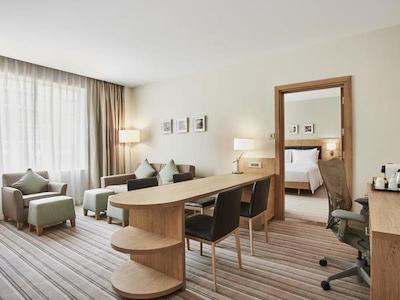 هیلتون گاردن این دبی مال اونیو