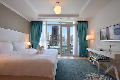 جانا مارینا بی سوئیت